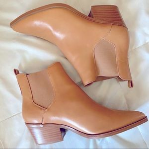 Tan Ankle Boots •Size 10